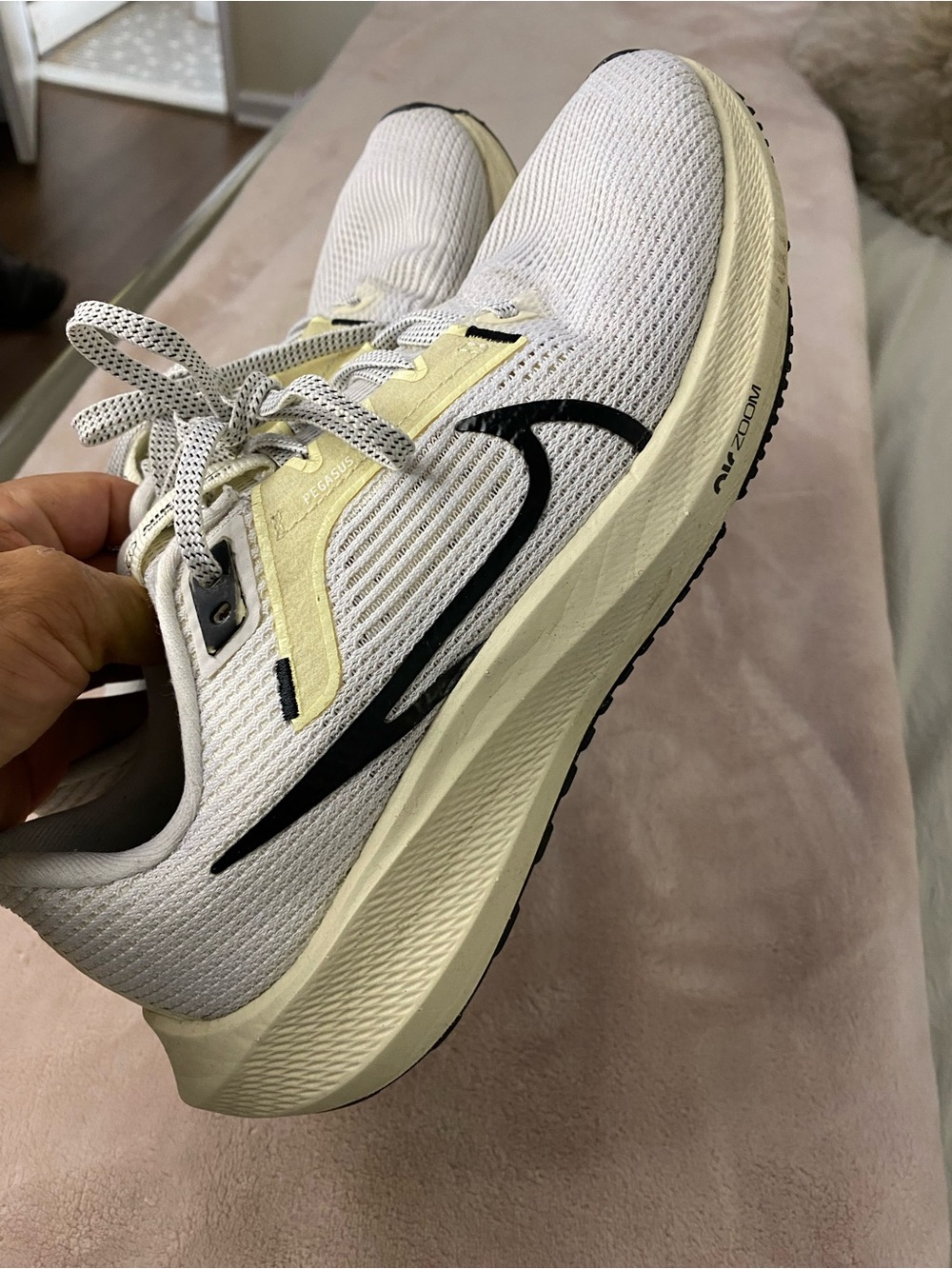 NIKE WOMEN AIR ZOOM PEGASUS 40 DV3854 100 WHITE COCONUT MILK SIZE 8.5